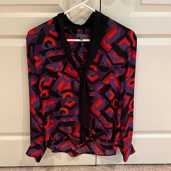 Vince Camuto Front Tie Geometric Pattern Blouse - Picture 1 of 3